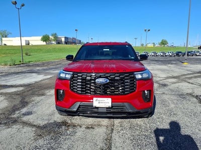 2025 Ford Explorer ST-Line