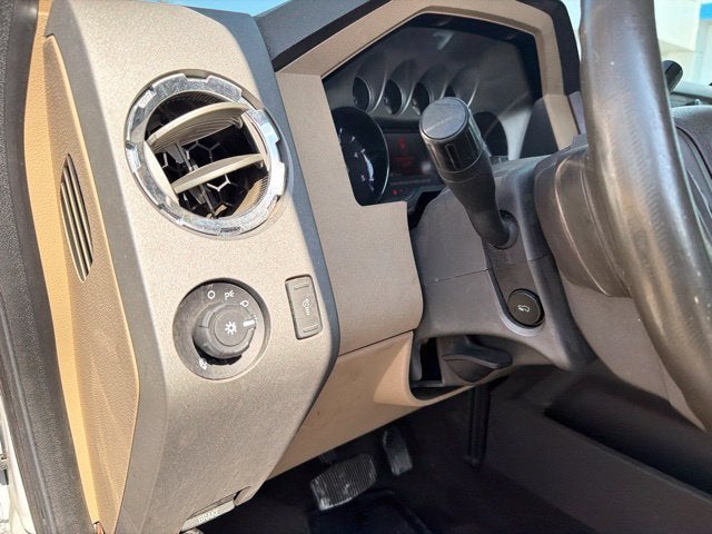 2012 Ford Super Duty F-350 DRW XL