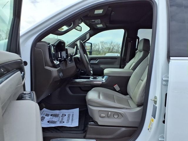 2025 Chevrolet Silverado 3500 HD LTZ