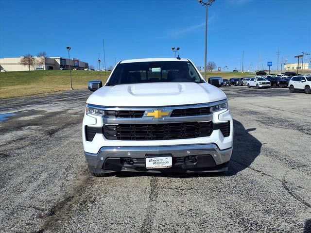 Used 2025 Chevrolet Silverado 1500 LT with VIN 1GCUKDED2SZ121058 for sale in Kansas City