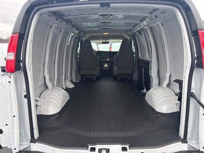 2025 Chevrolet Express Cargo WT