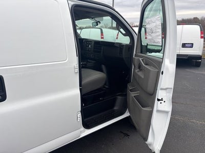 2025 Chevrolet Express Cargo WT