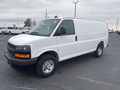 2025 Chevrolet Express Cargo WT