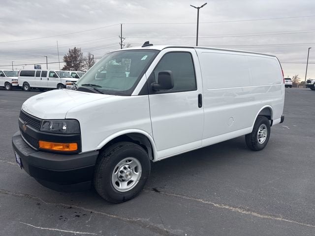 2025 Chevrolet Express Cargo WT