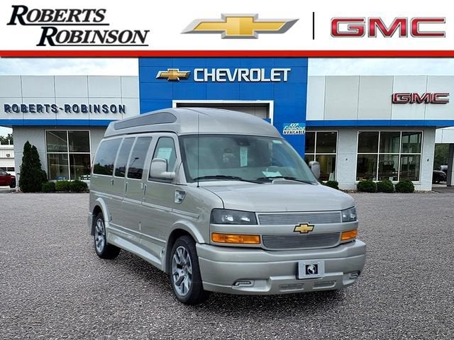 2026 Chevrolet Express 2500 Work Van HD's photo