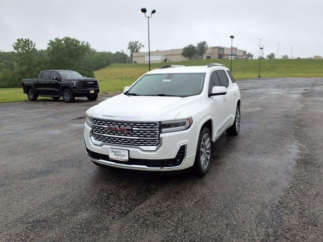 2022 GMC Acadia Denali