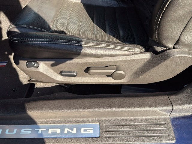 2010 Ford Mustang V6