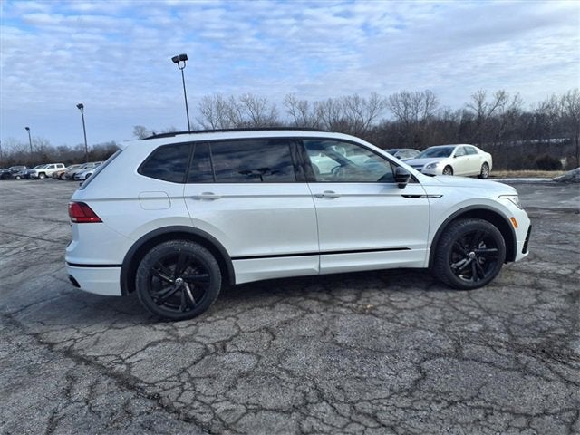 2023 Volkswagen Tiguan SE R-Line Black