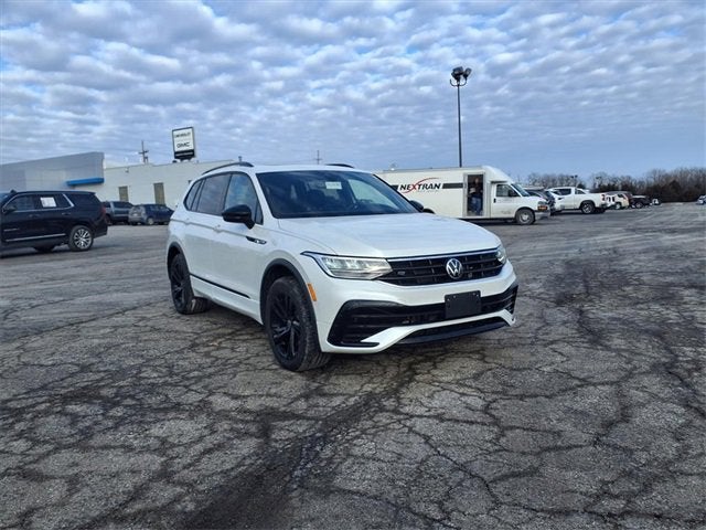 2023 Volkswagen Tiguan SE R-Line Black