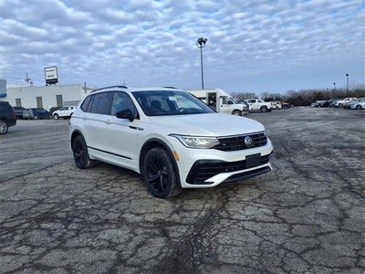 2023 Volkswagen Tiguan SE R-Line Black