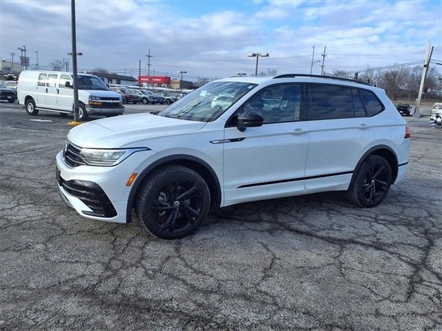 2023 Volkswagen Tiguan SE R-Line Black