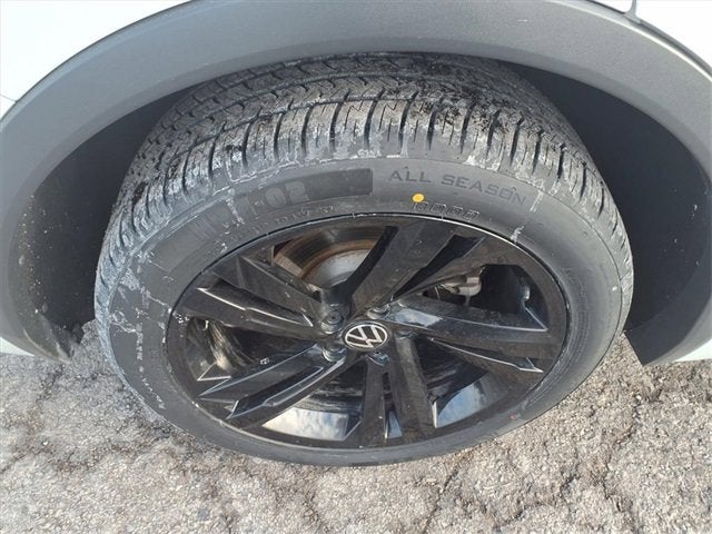 2023 Volkswagen Tiguan SE R-Line Black