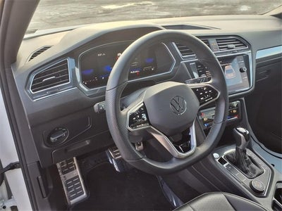 2023 Volkswagen Tiguan SE R-Line Black
