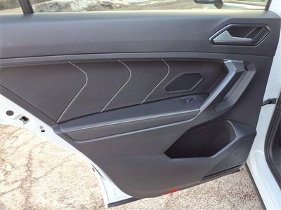 2023 Volkswagen Tiguan SE R-Line Black