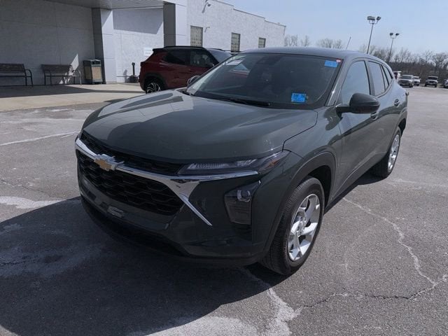 Used 2025 Chevrolet Trax LS with VIN KL77LFEP3SC059959 for sale in Kansas City