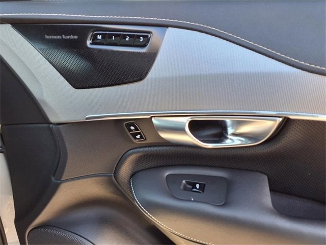 2019 Volvo XC90 R-Design